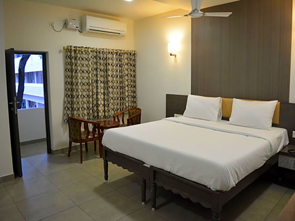 Hotel Sownthariyam