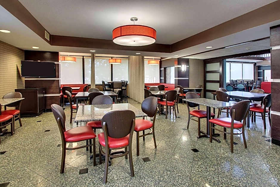 Heritage Inn Suites Houston/Sugar Land, Trademark by Wyndham