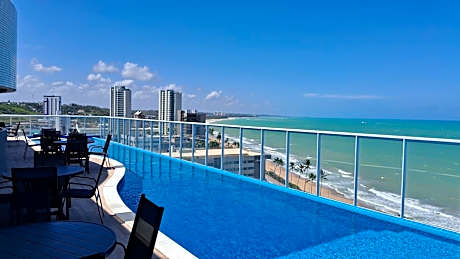 Rn studio Premium AP 116, WI-FI, piscina, TV 43, 30m do mar