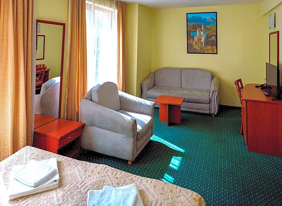 Dionis Hotel