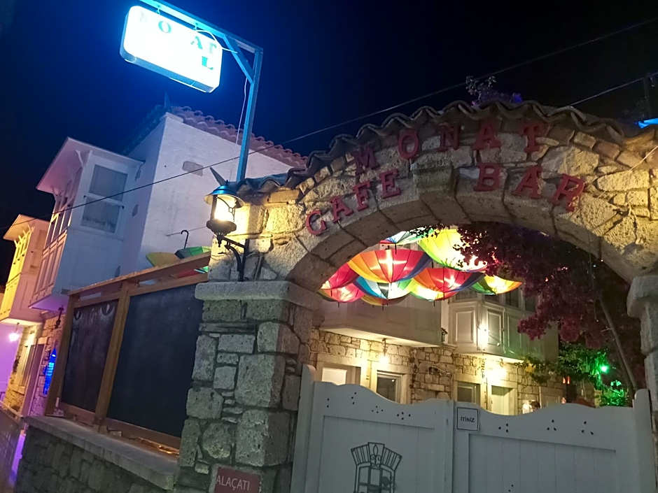 Monat Otel Alaçatı