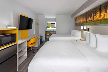 Queen Room with Two Queen Beds - Non-Smoking