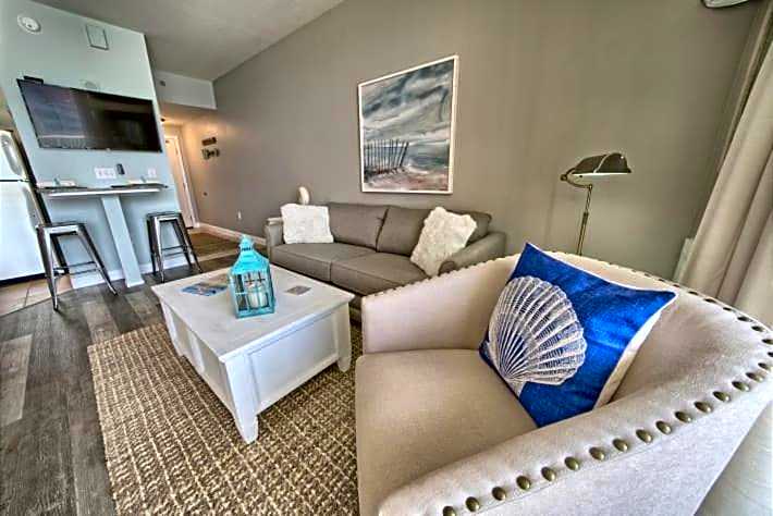 Deluxe Beachfront Studio, Shores of Panama, Oceanviews and Updated