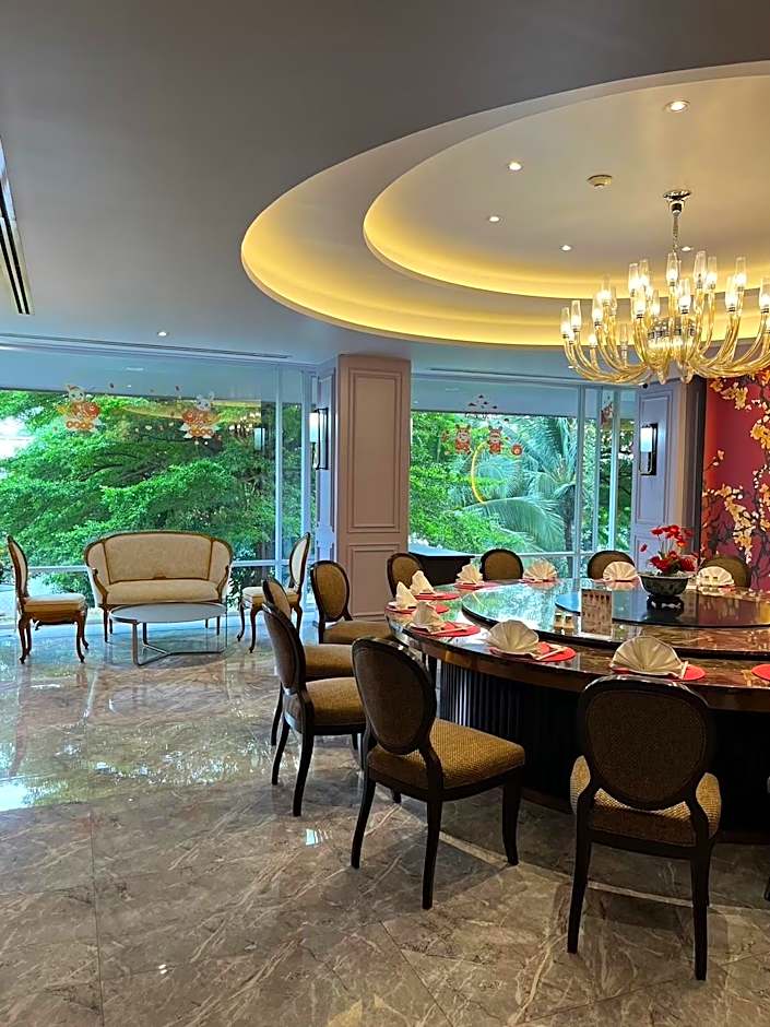 Krungsri River Hotel