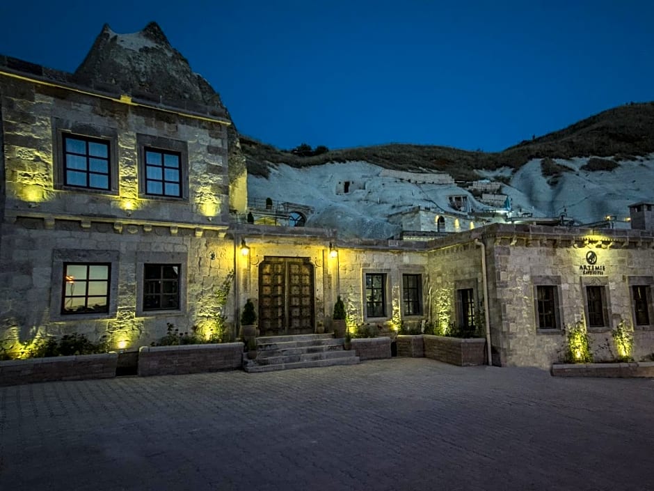 Artemis Cave Suites - Adults Only