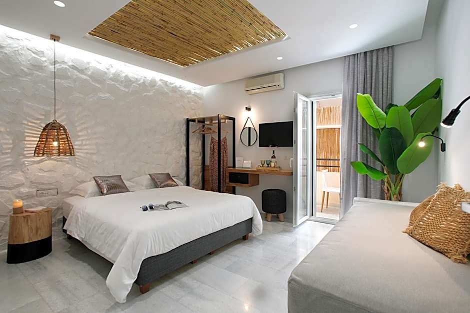 TERRA FOS NAXOS STUDIOS