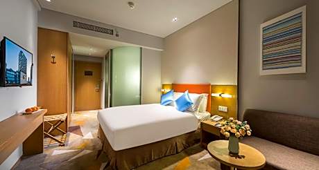 Standard Queen Room - High Floor