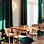 Hotel Diplomat by Aycon
