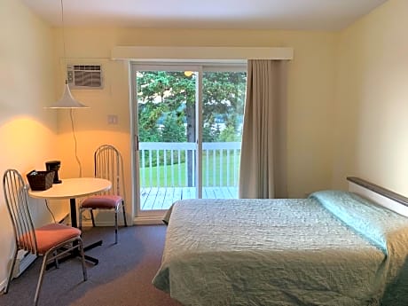 Classic Quadruple Room