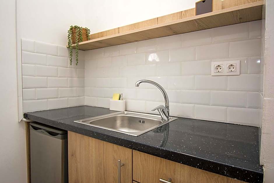 Michalianna Suites "by Checkin"