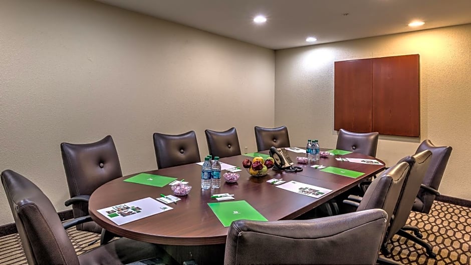 Holiday Inn North Quail Springs, an IHG Hotel
