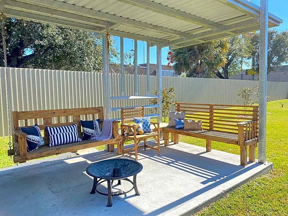 Island Suites Hobby Airport