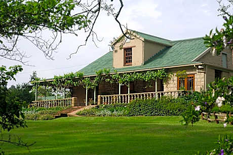 Halliwell Country Inn