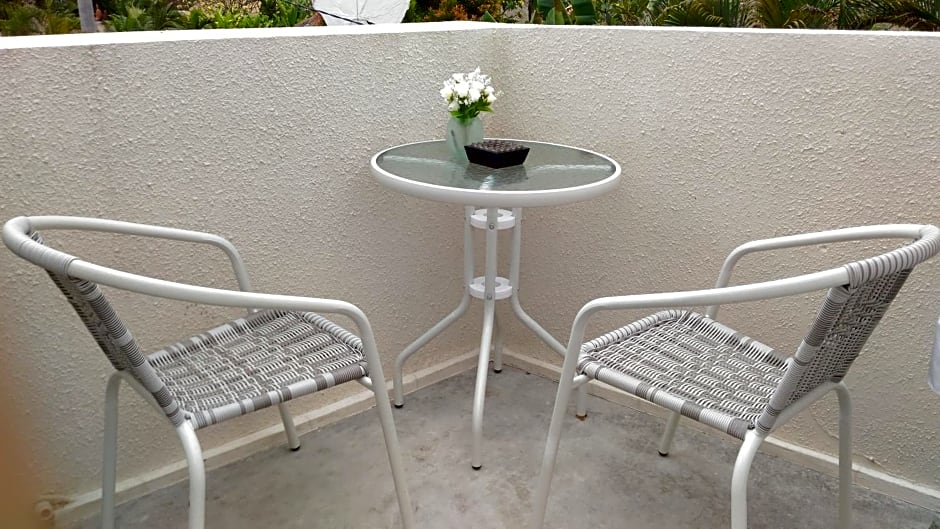 Green Studio Apartment Sanur