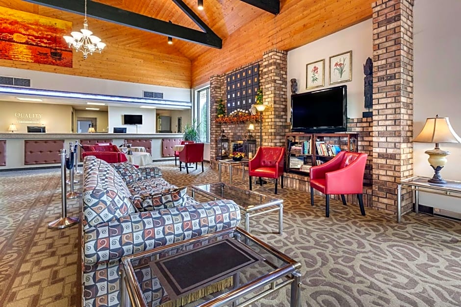Quality Inn & Suites Escanaba North