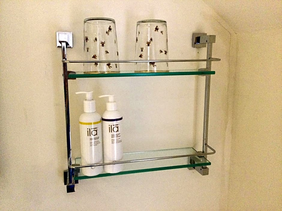 Field End House Strawberry Lane Meysey Hampton