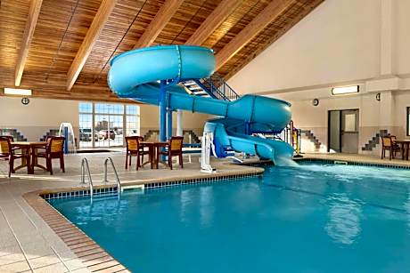 Country Inn & Suites by Radisson, Duluth North near Airport