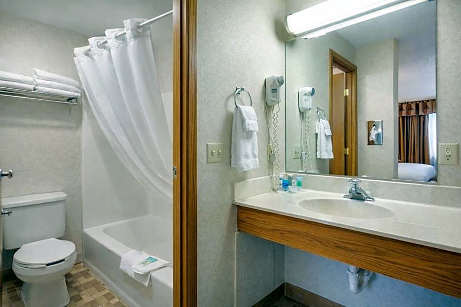Fireside Inn And Suites