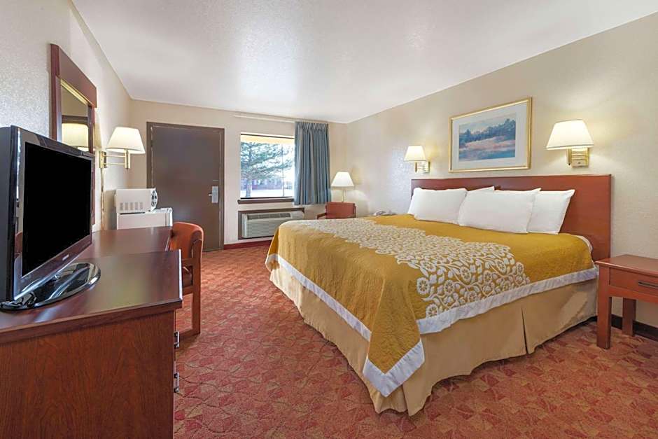 Days Inn by Wyndham Russell