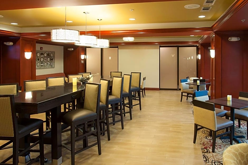 Hampton Inn By Hilton Enterprise