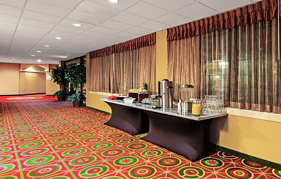 Holiday Inn Hotel & Suites Springfield
