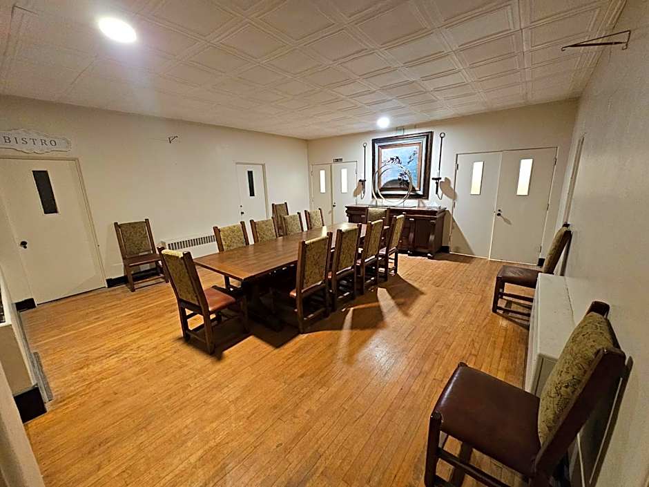 Eaglescape Suites and Event Center