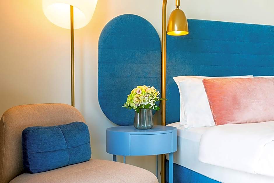 Capri by Fraser Leipzig