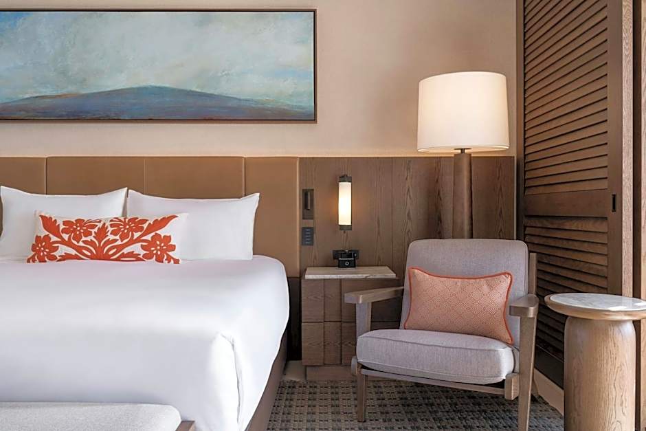 Photo 1 of 4 of 1 King Bed Guestroom, Ocean front, Oceanfront View