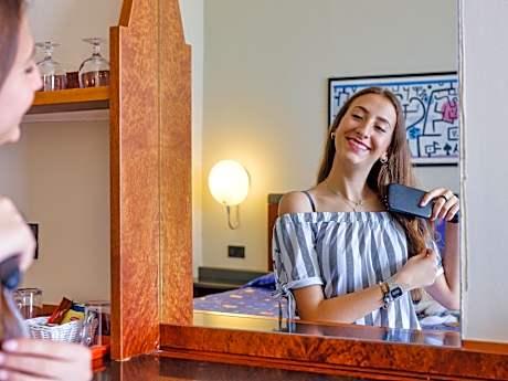 Economy Quadruple Room (2 Twin Beds and 2 Twin Sofa Beds)