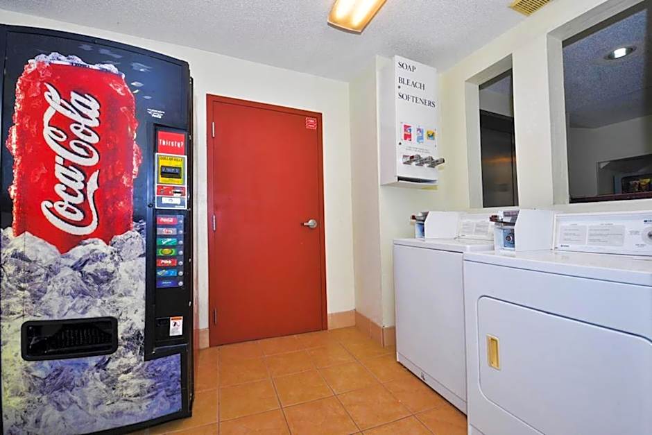 Super 8 by Wyndham Brunswick/St Simons Island Area