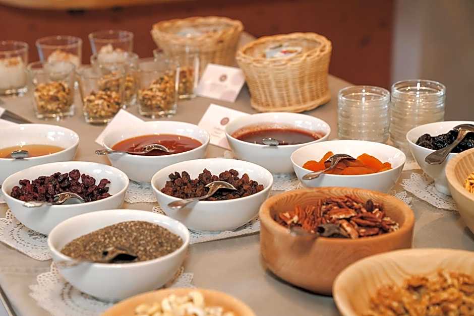 Saldur Small Active Hotel