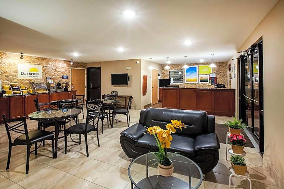 Days Inn by Wyndham Sulphur LA