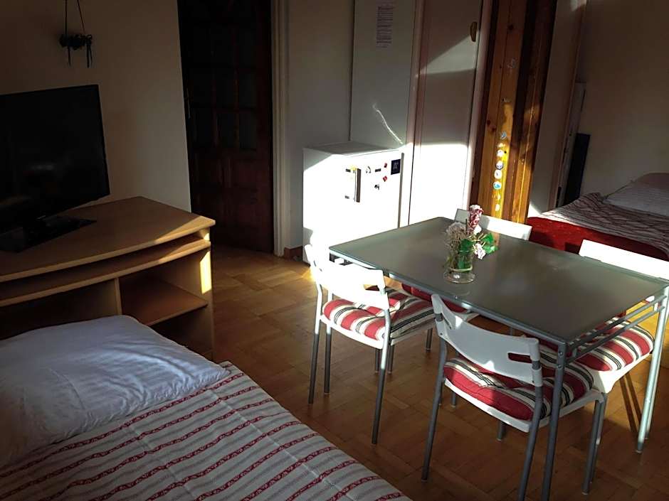 Green Country Hostel