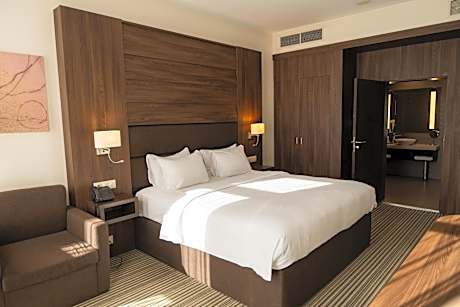 Two-Bedroom Apartment with Complimentary Water, Free WiFi, Free Tea and Coffee Equipment