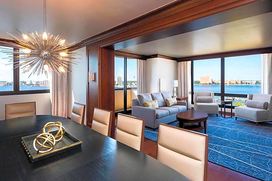 Sheraton Norfolk Waterside Hotel
