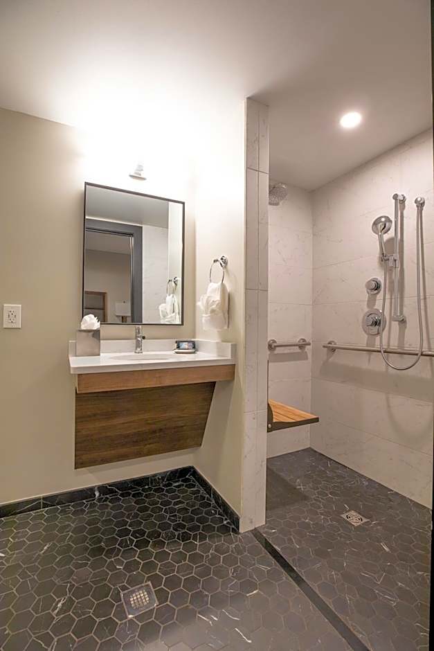 The Bee Hotel, Danville