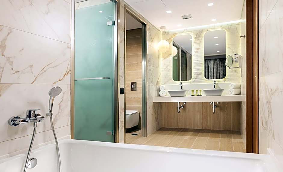 Blue Lagoon City Hotel