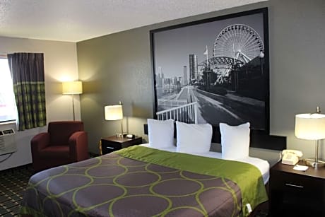 1 King Bed Studio Suite Non-Smoking