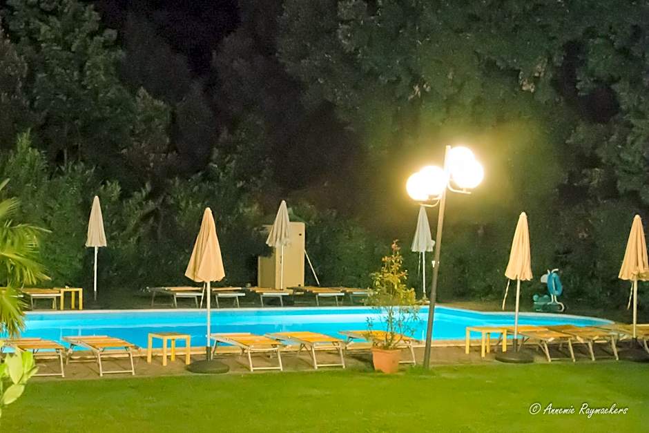 Hotel Monti