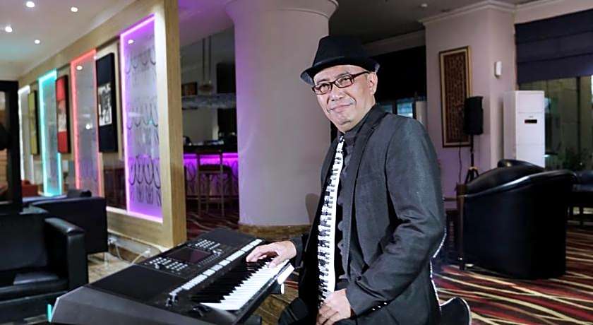 Grand Candi Hotel