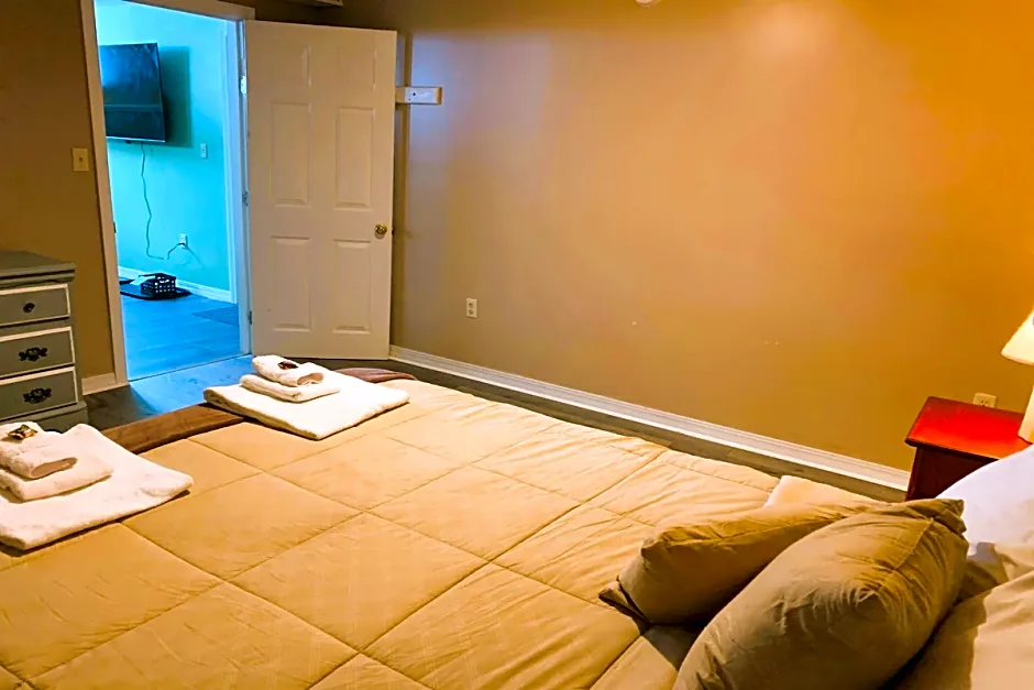 Love Hotels St John River by OYO at Fort Kent ME