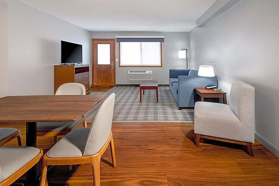 AmericInn by Wyndham Valley City - Conference Center
