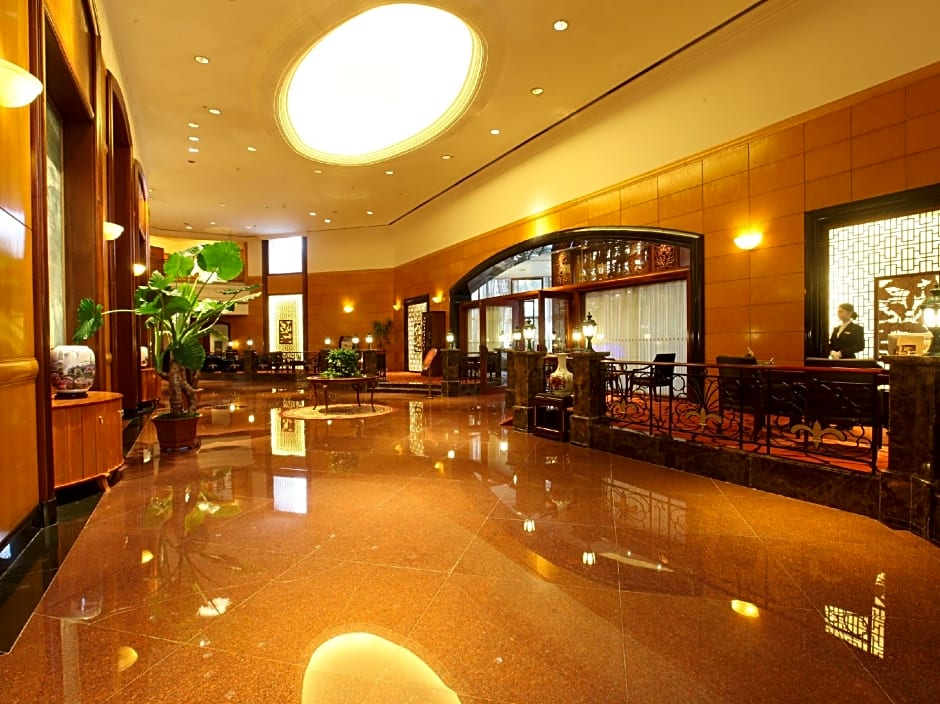 Zhongwei Green Lake Hotel Kunming