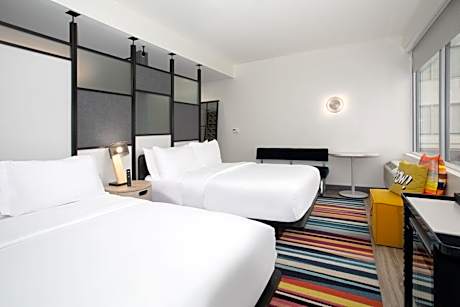 Aloft, Guest room, 2 Queen