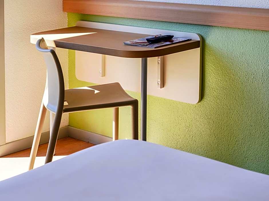 ibis budget Pau Lescar