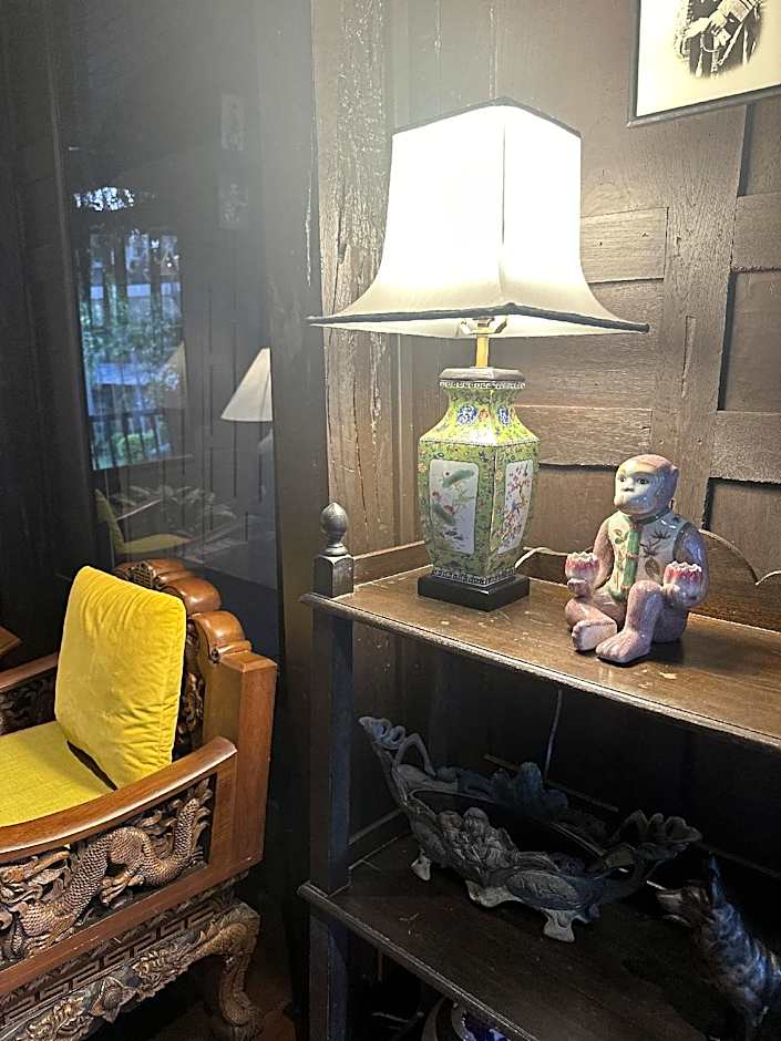 Syama Ayudhya, Residence & Café