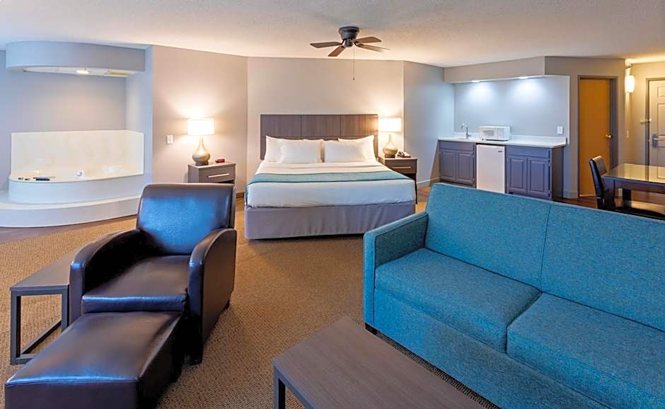 Paynesville Inn & Suites