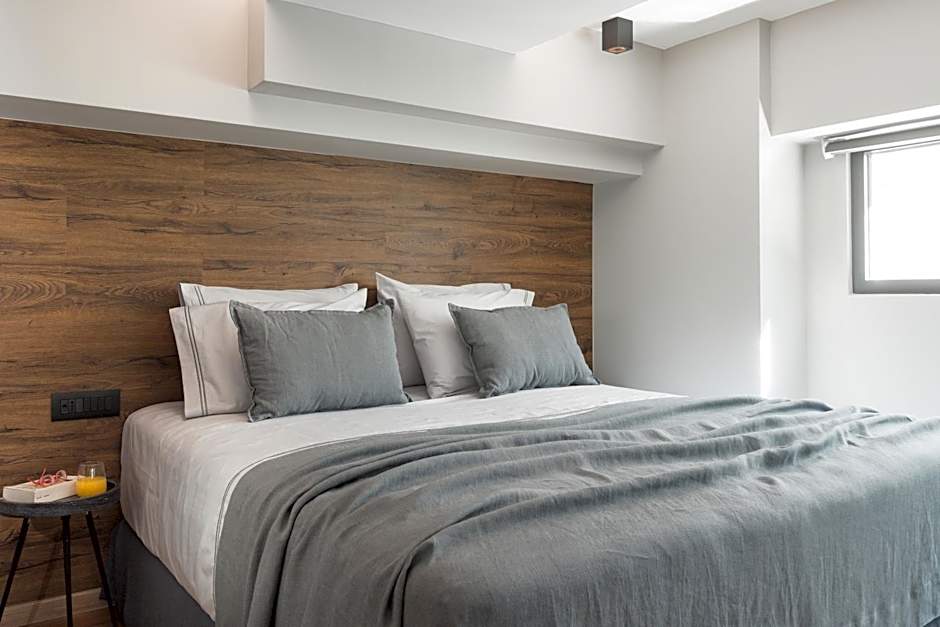 11 Enteka Acropolis Suites