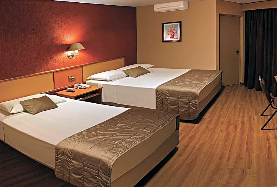 Lira Hotel
