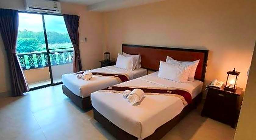 Rayong Lanna Hotel